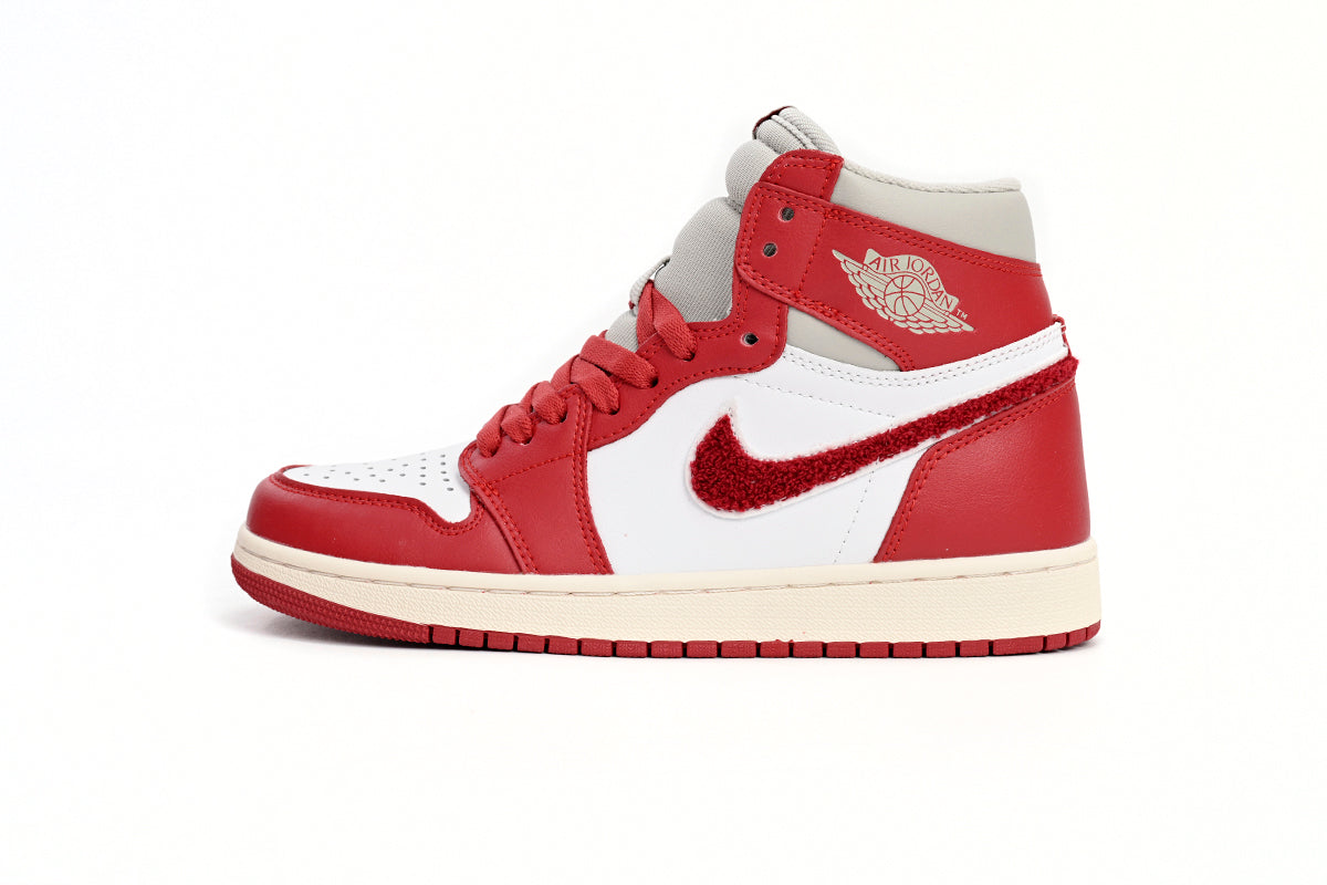 Air Jordan 1 Varsity Red Reps Sneaker DJ4891-061