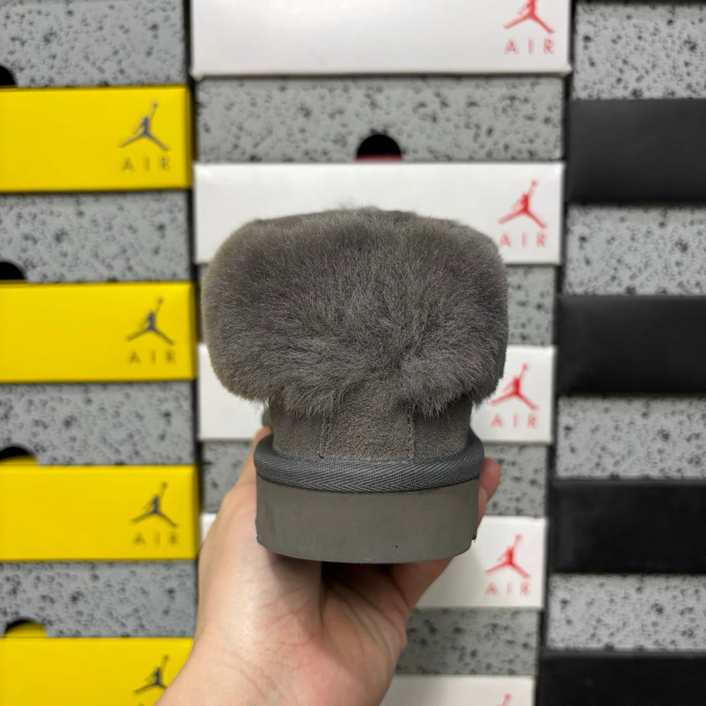 UGG Tazz Slipper – Women’s Suede Clog with Oversized Shearling Cuff in Grey