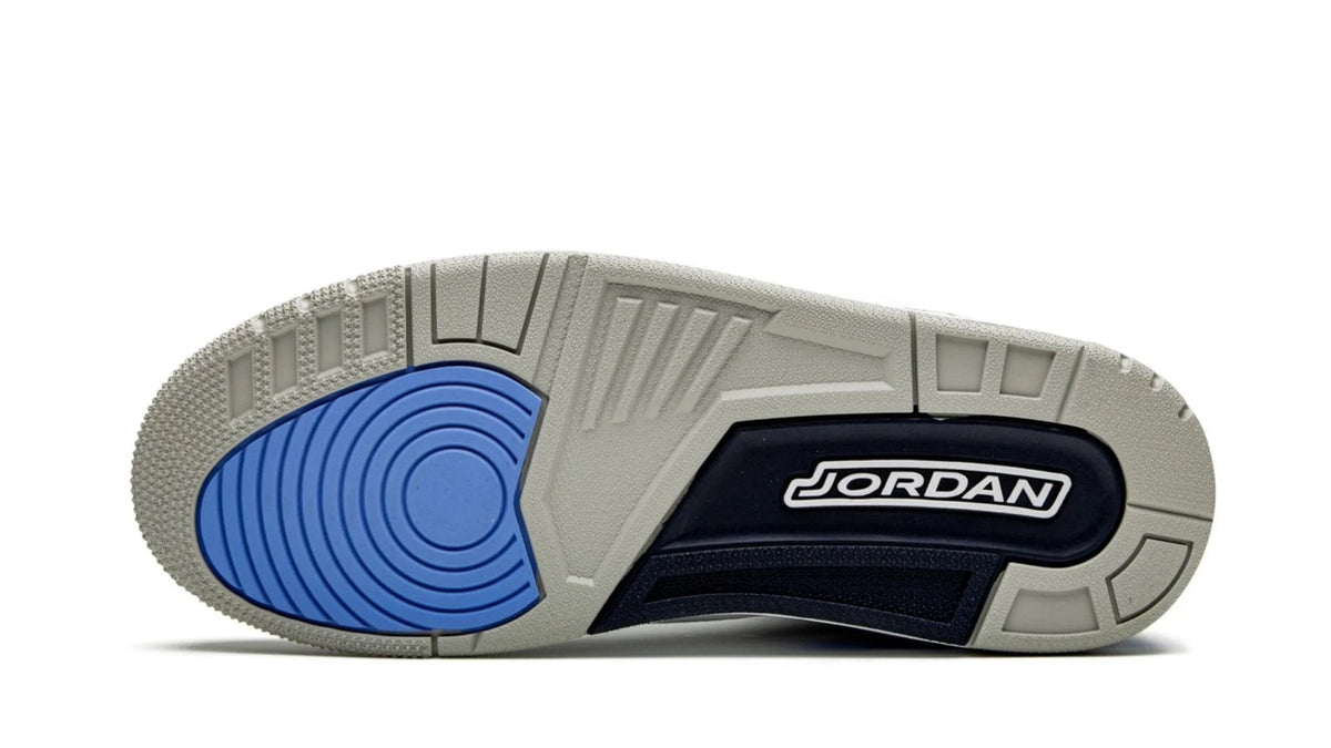 Air Jordan 3 Retro "UNC"