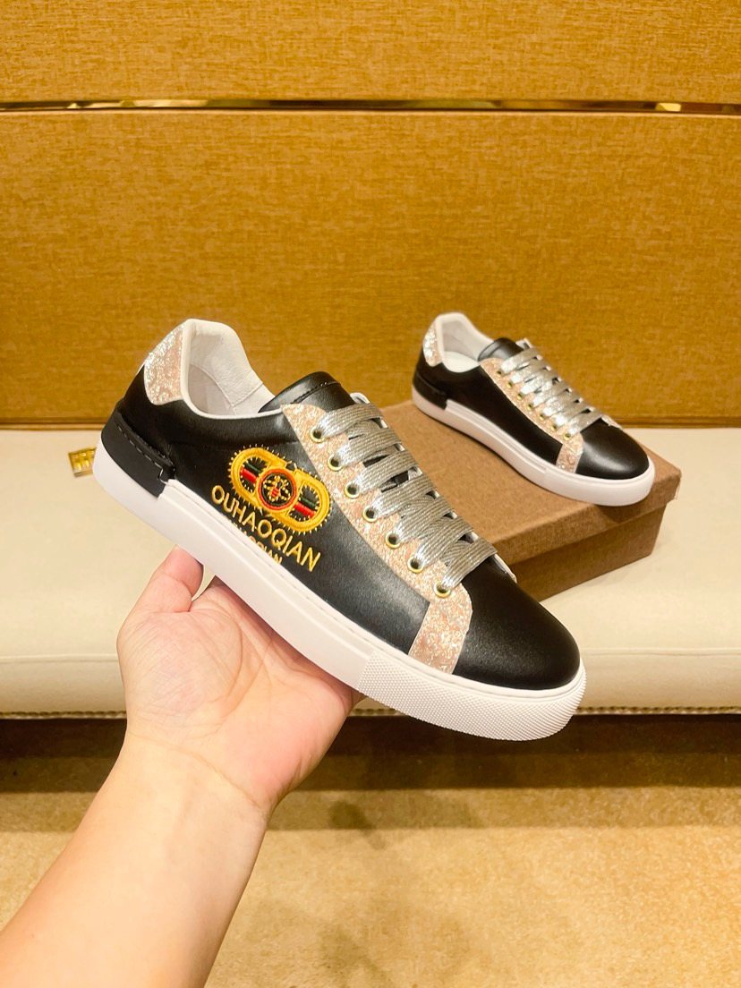 Men's Emblem Low-Top Sneakers