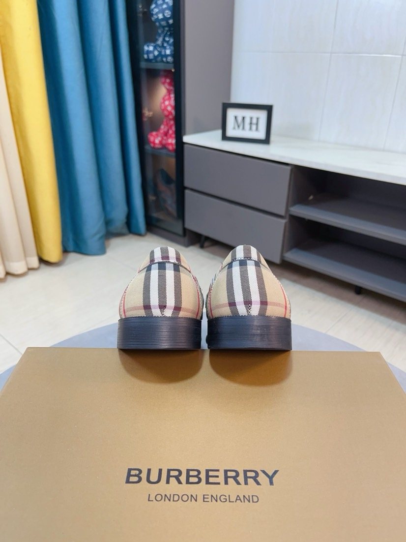 Burberry Men's Beige Check Plaid Loafers