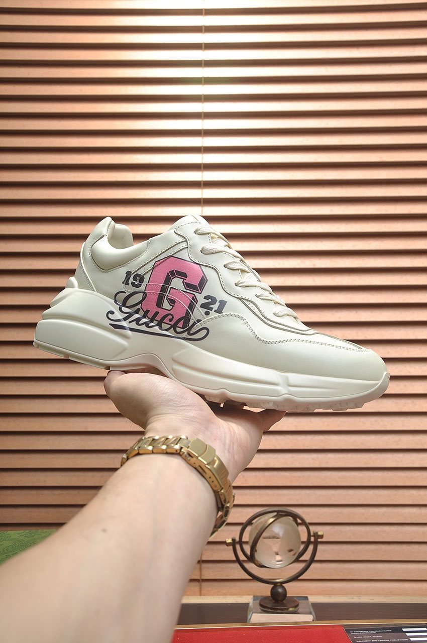 GUCCI Off-White Pink Graphic Sneakers