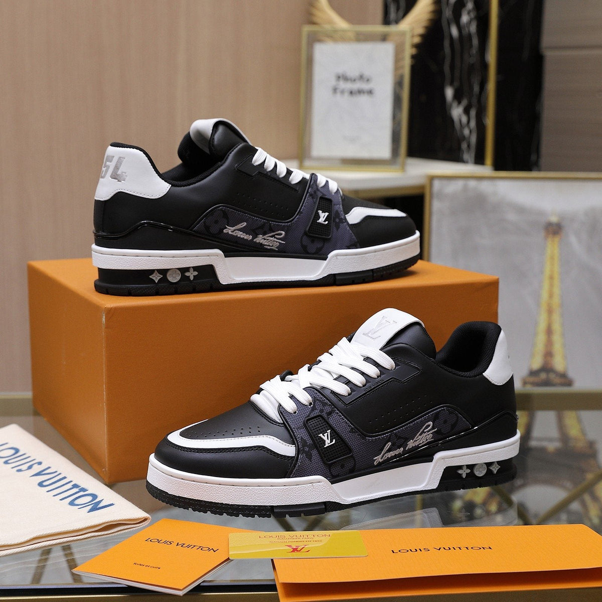 Louis Vuitton Low-Top Sneakers - Padded Collar