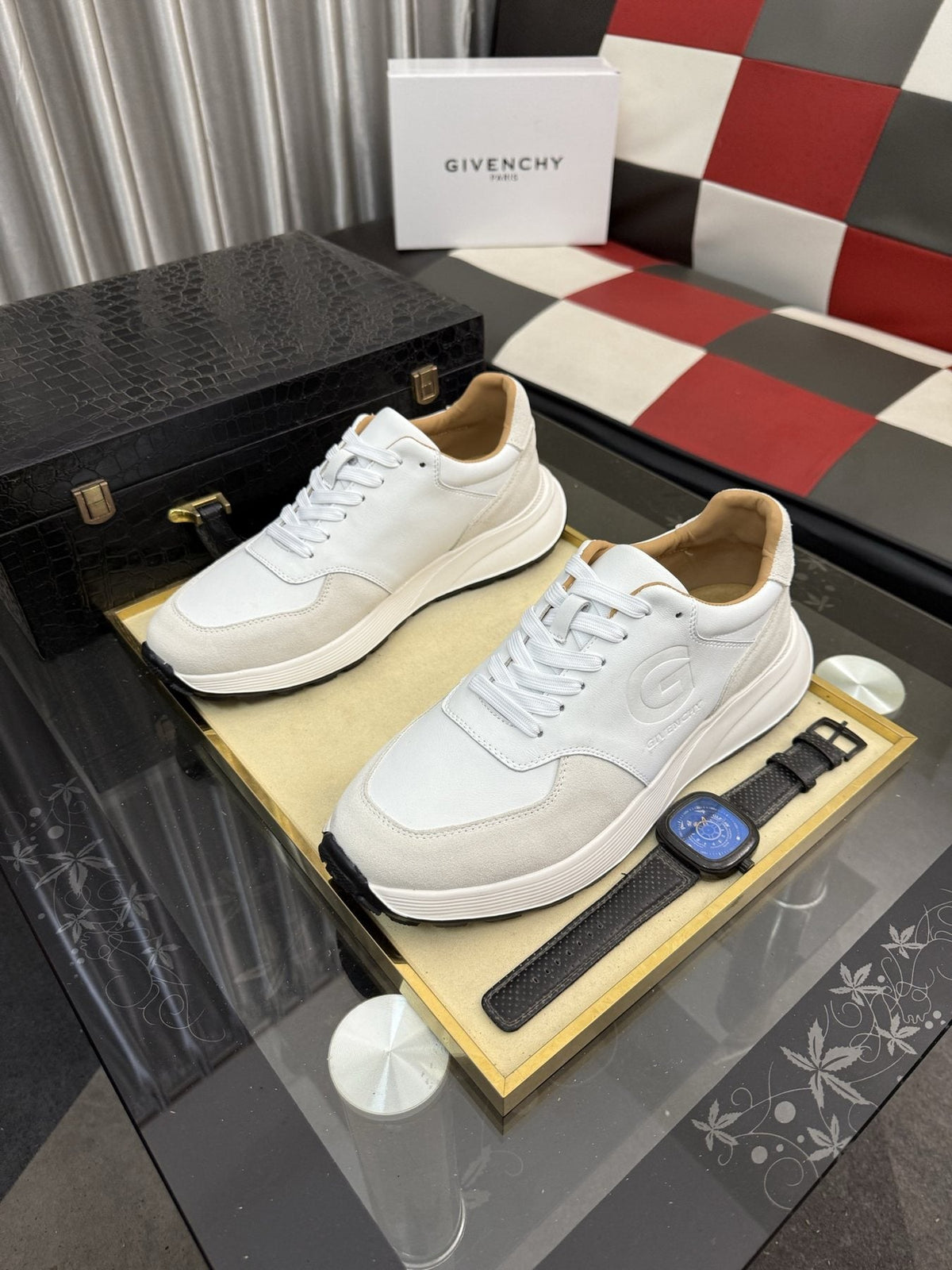 Givenchy Panel Low-Top Sneakers